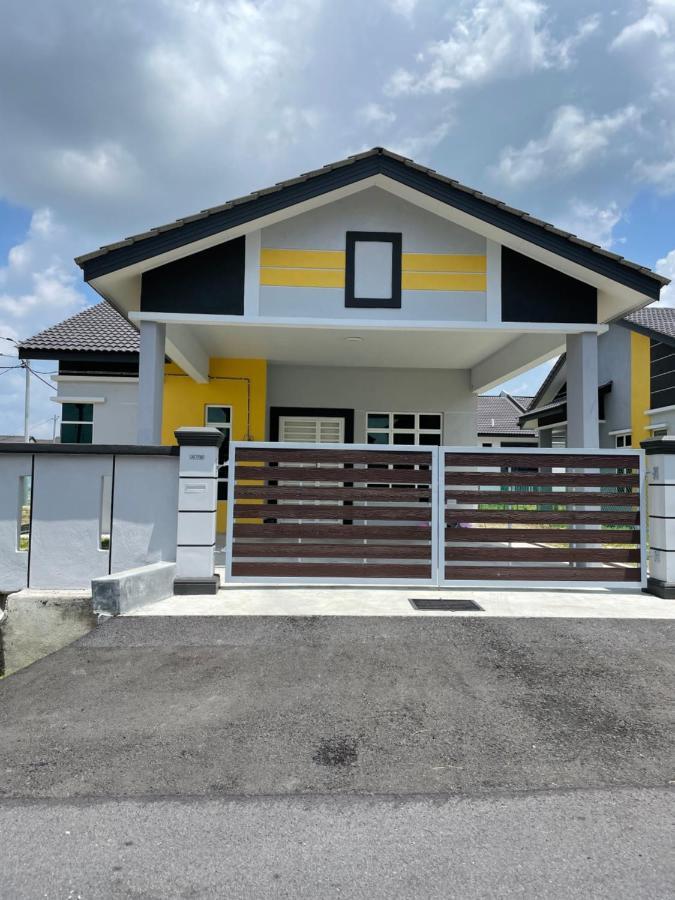 Bungalow Homestay Jasin Perdana Exterior photo
