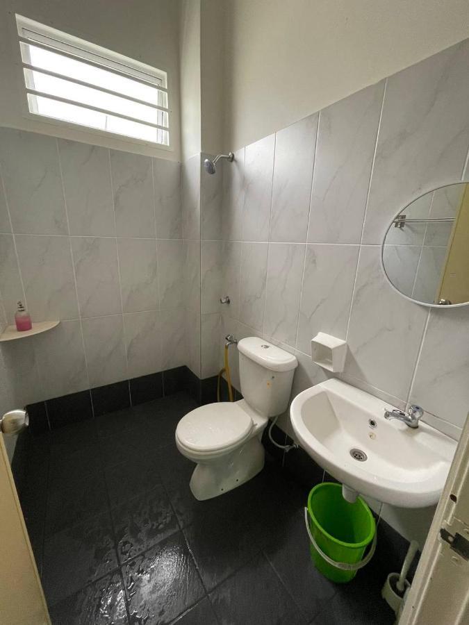 Bungalow Homestay Jasin Perdana Exterior photo