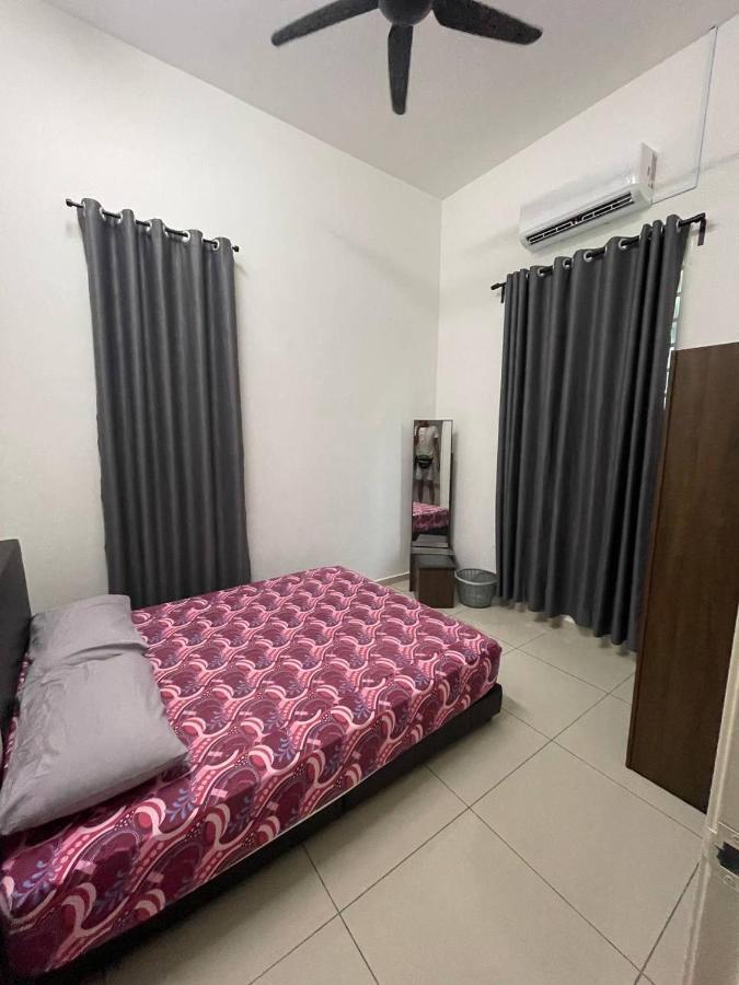 Bungalow Homestay Jasin Perdana Exterior photo